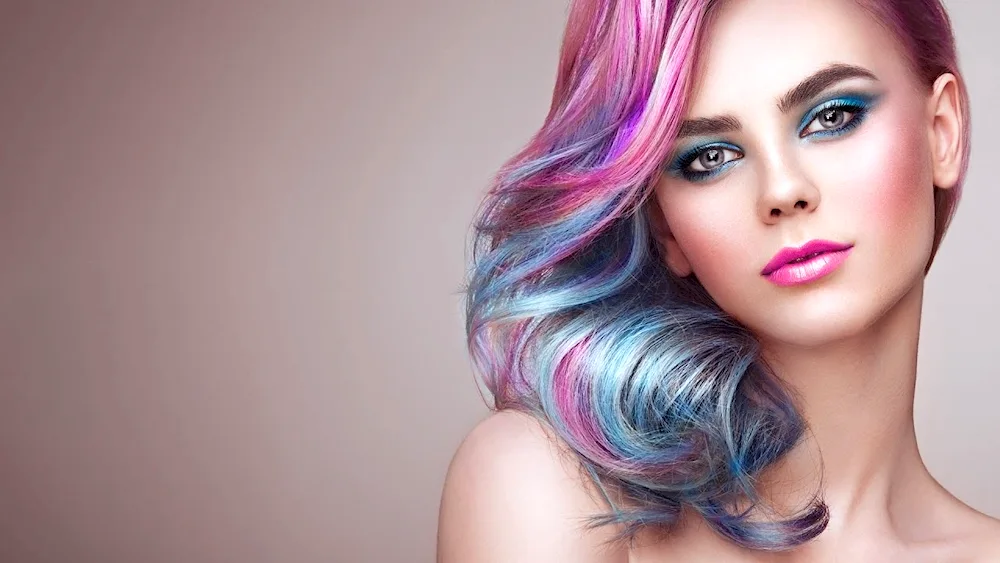 Fashionable hair colouring