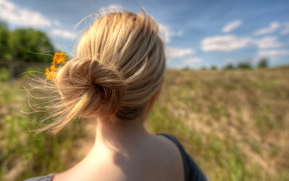 Redheaded girl from back