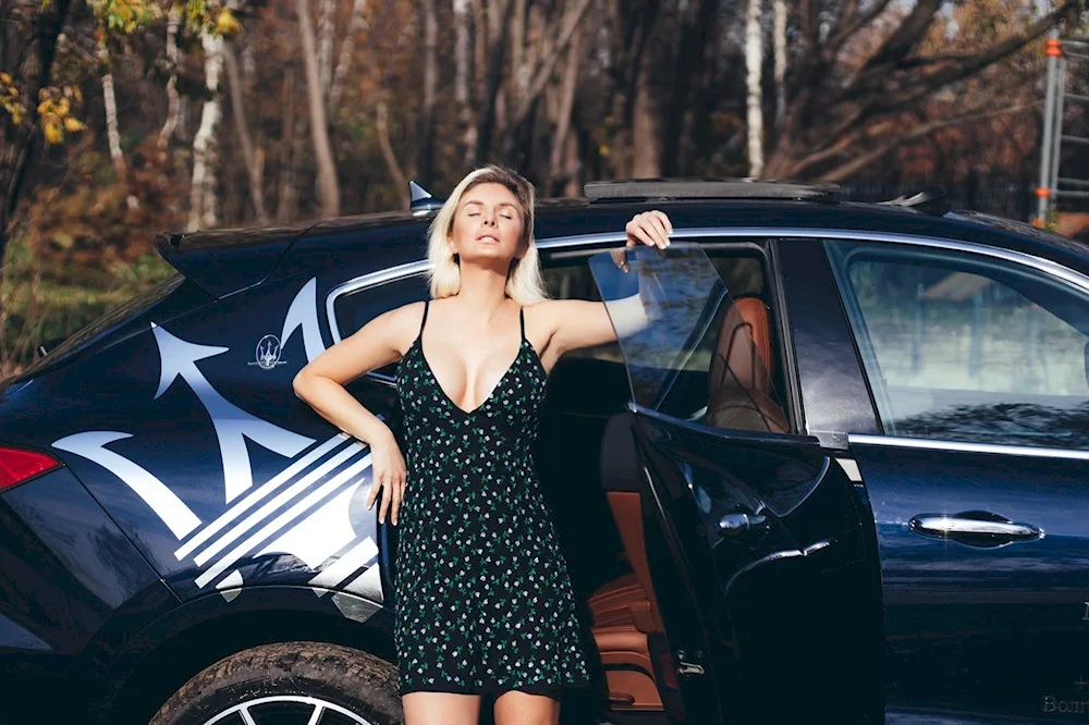 Olga Lukyanova car blogger