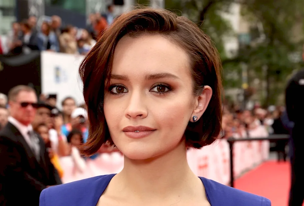 Olivia Cooke Motel Bates