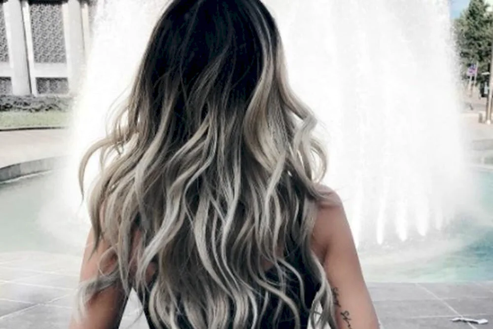 Balayage ashy blonde hair ends