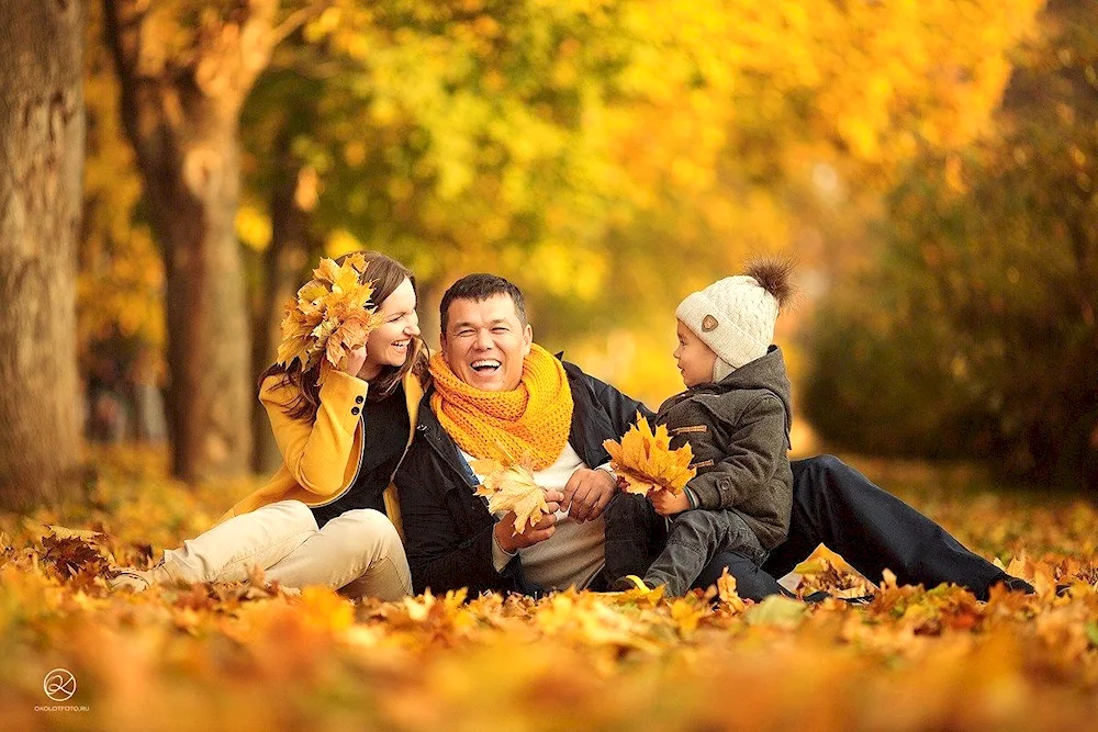 Autumns outdoor family photo shoot