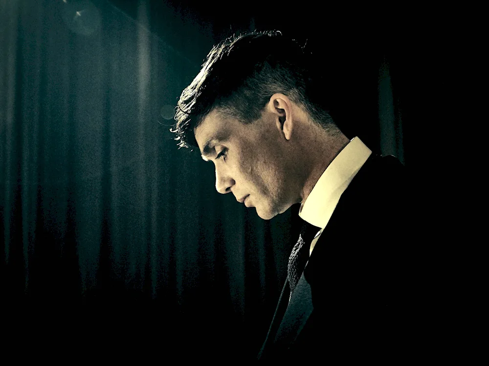 Sharp visors Thomas Shelby