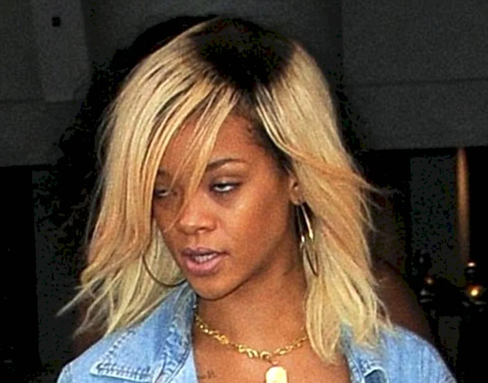 Blonde outgrown roots