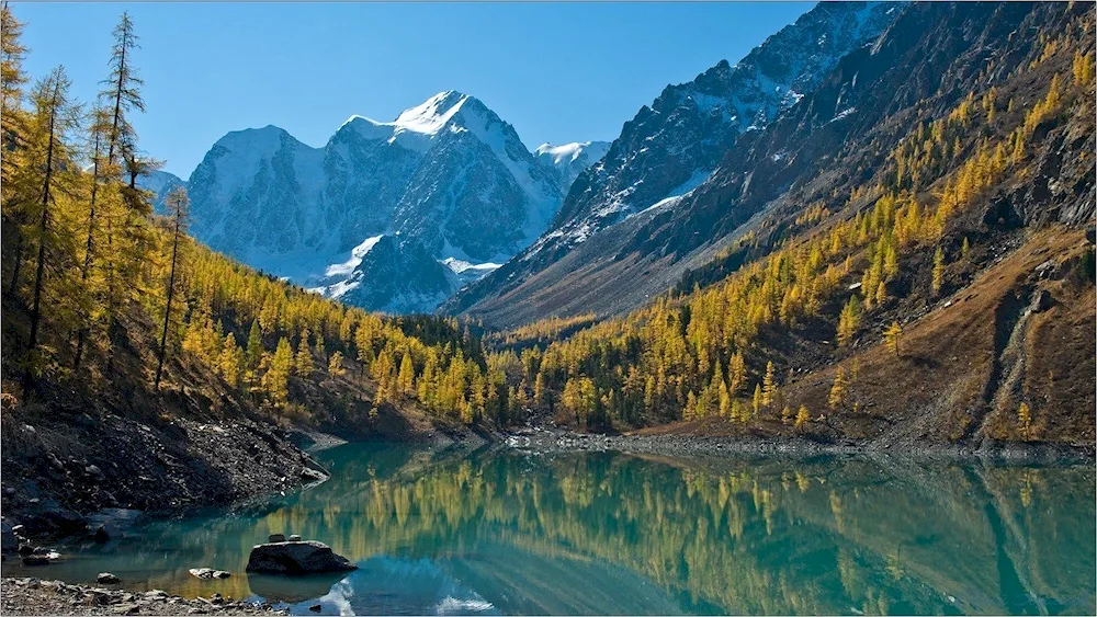 Shavlo Lake Altai