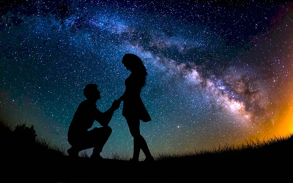 Silhouettes of lovers