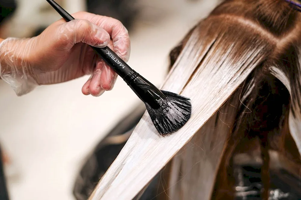 Balayage technique for hair colouring