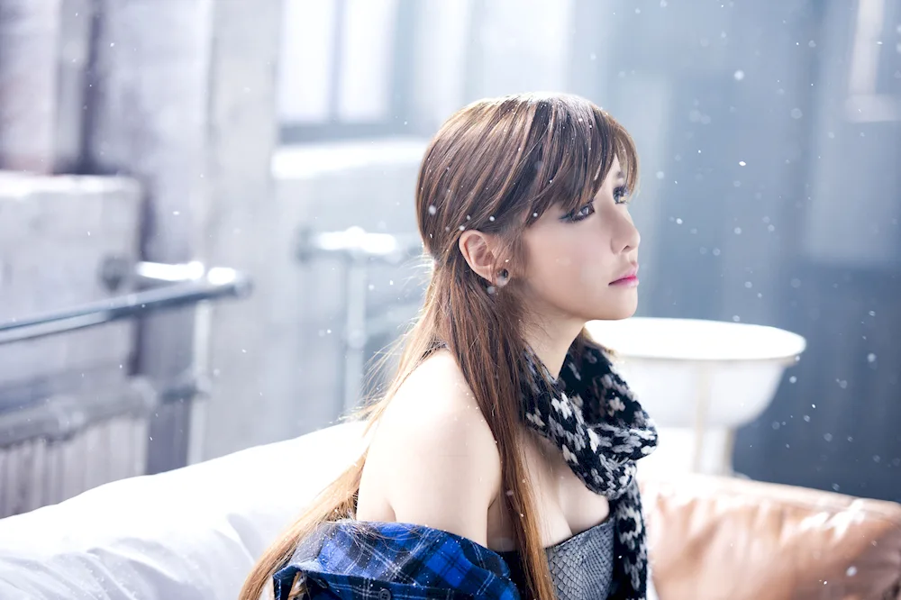 Park bom 2ne1