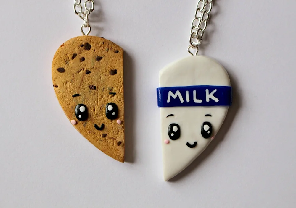 Pair pendants for girlfriends