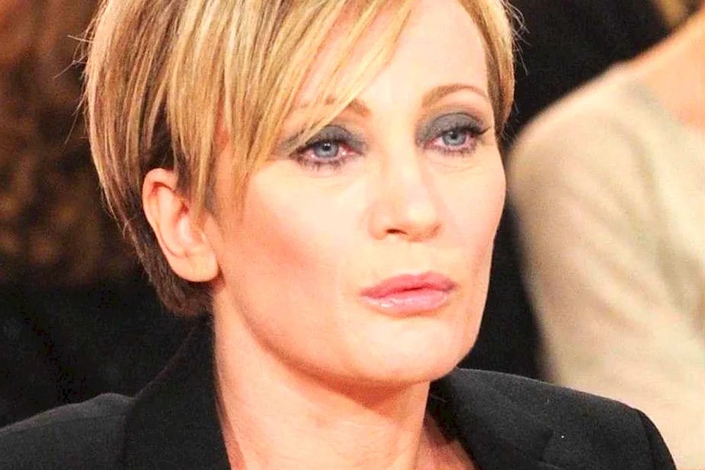 Patricia Kaas haircut