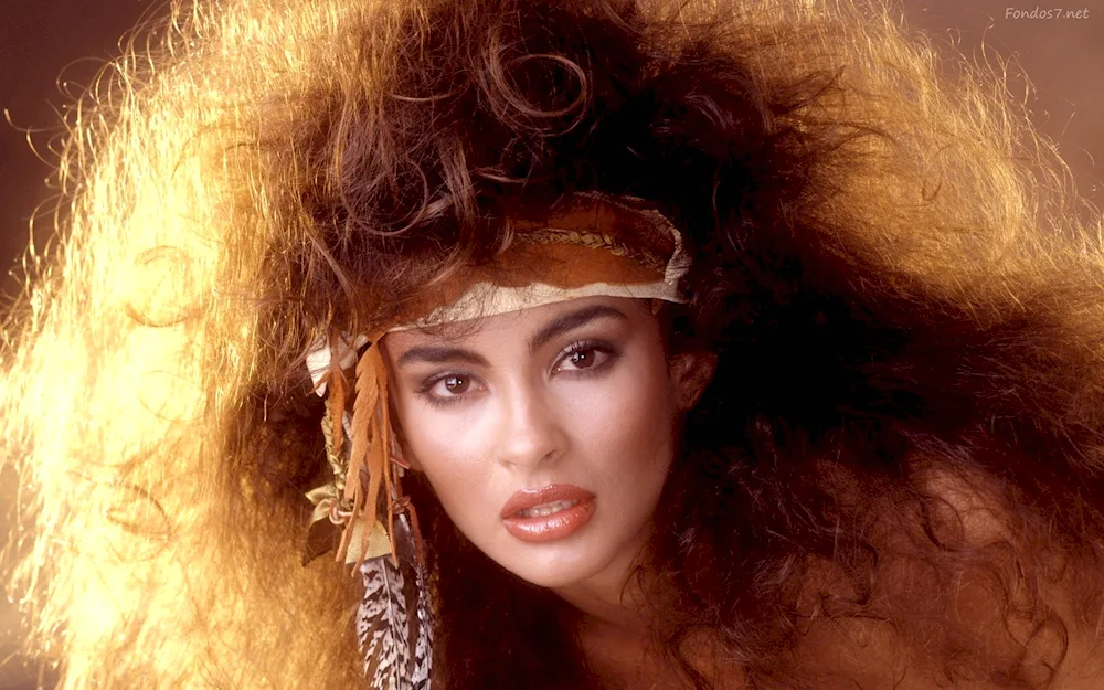 Style in the 90s Carmen hairstyles
