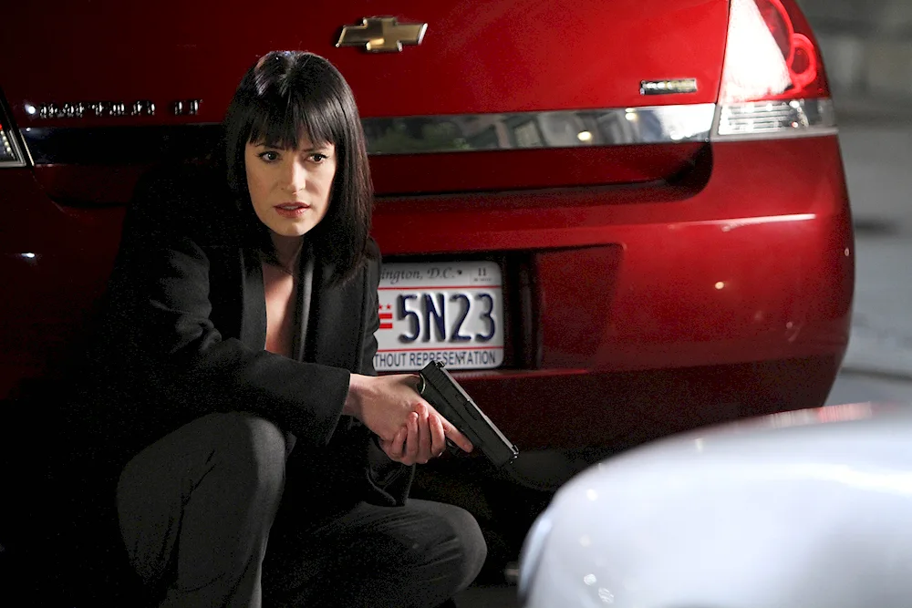 Paget Brewster Huff sexual.