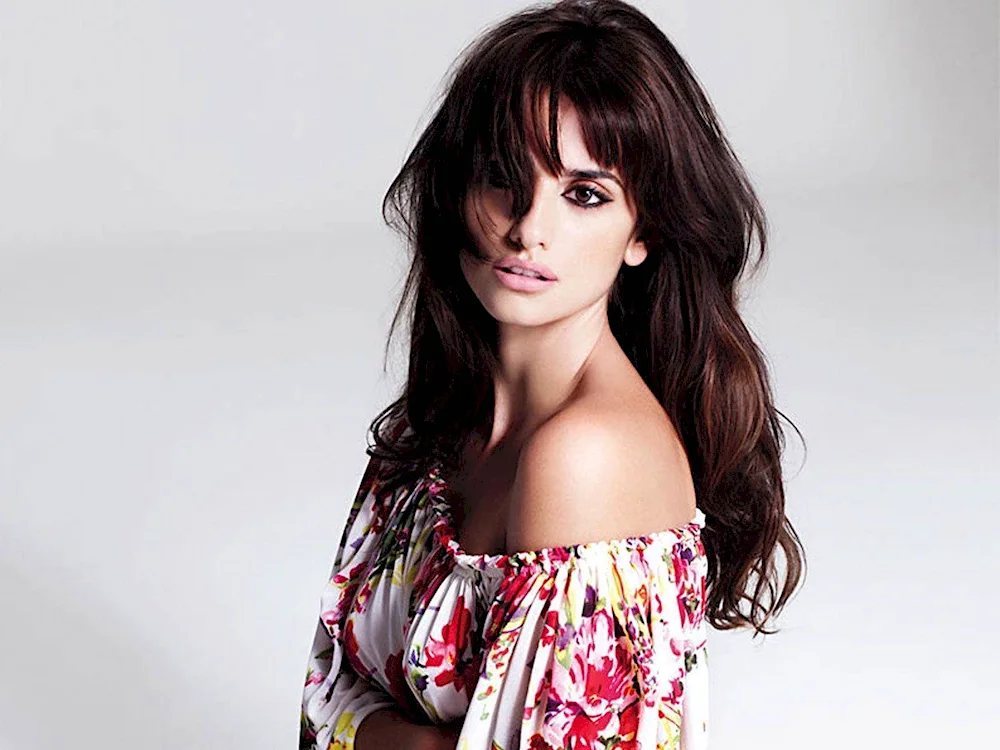 Penelope Cruz hairstyle