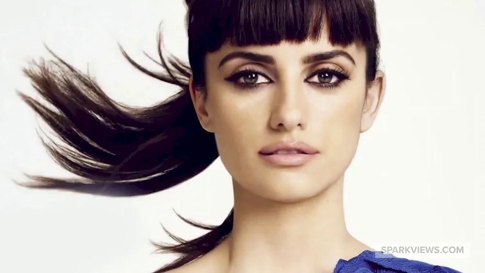 Penelope Cruz hairstyle