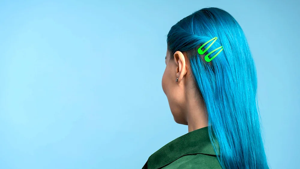 Fashionable hair colouring for teenagers