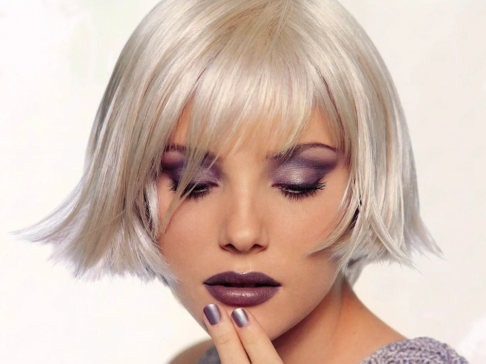 Blunt bob 2020 blond