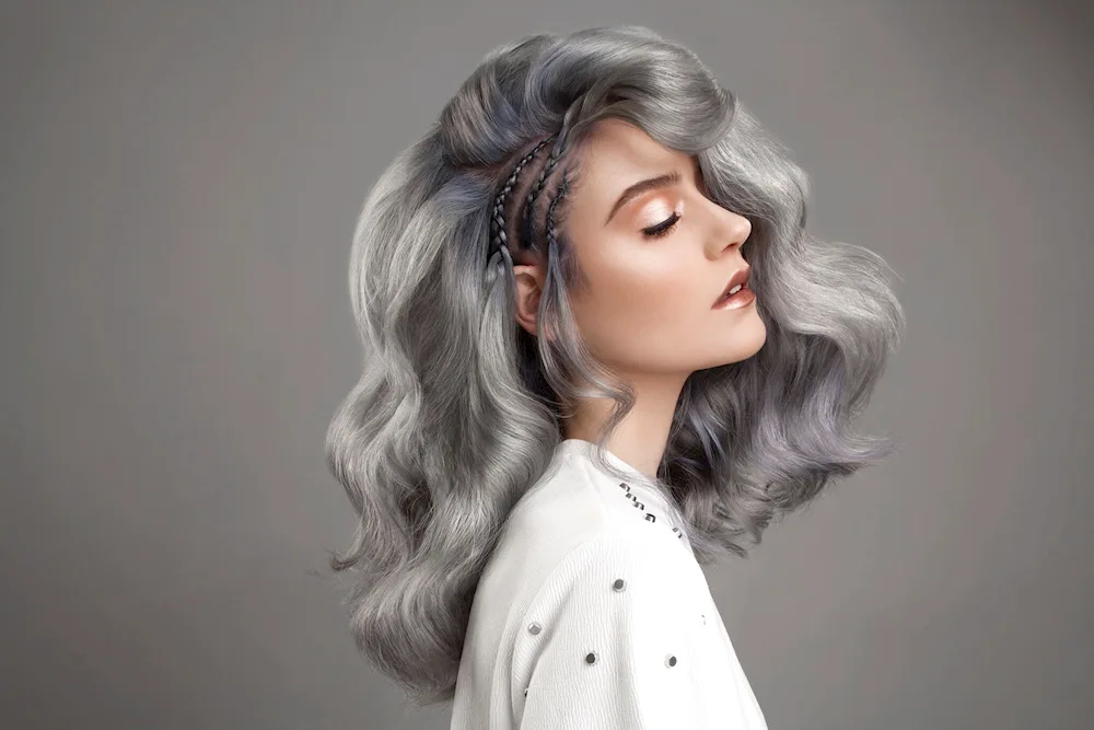 Daphne Hicks Grey hair