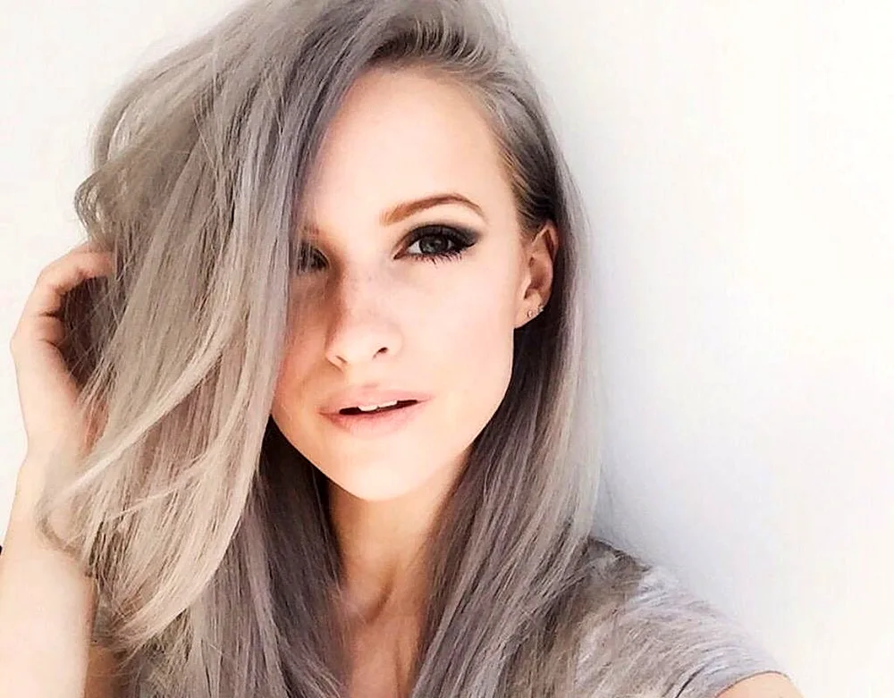 Stefanie Danielle ash blonde