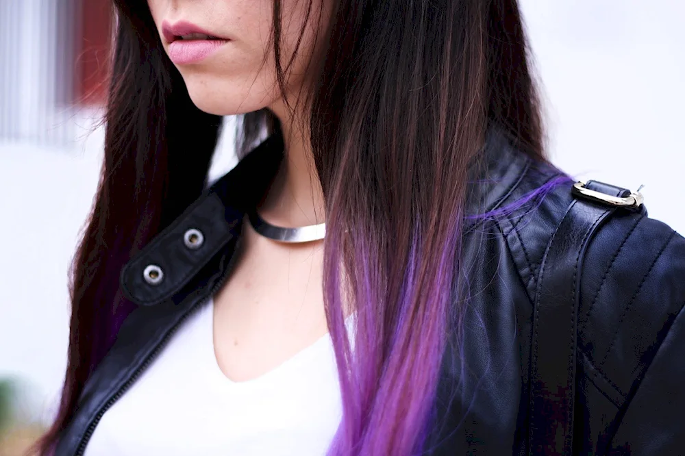 Girl with crimson hair