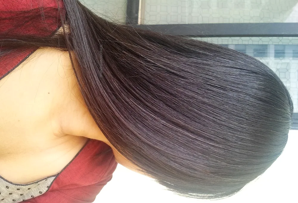 Pearlescent black hair colour