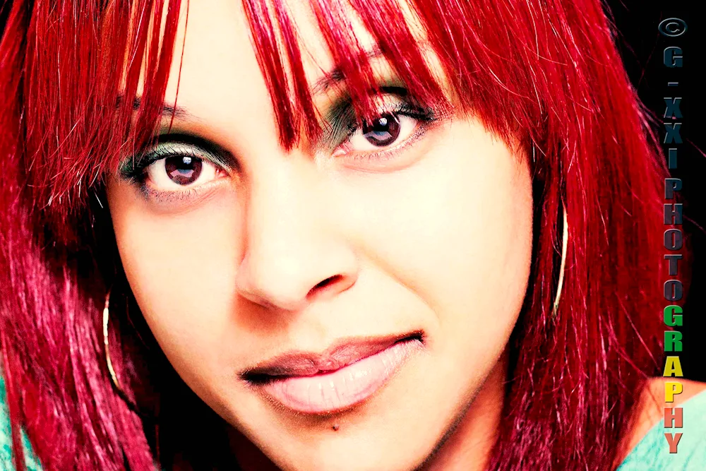 Singer with red hair Foreign