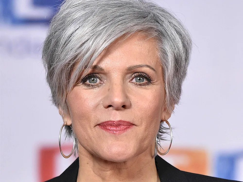 Pixie haircut for grey hair 60