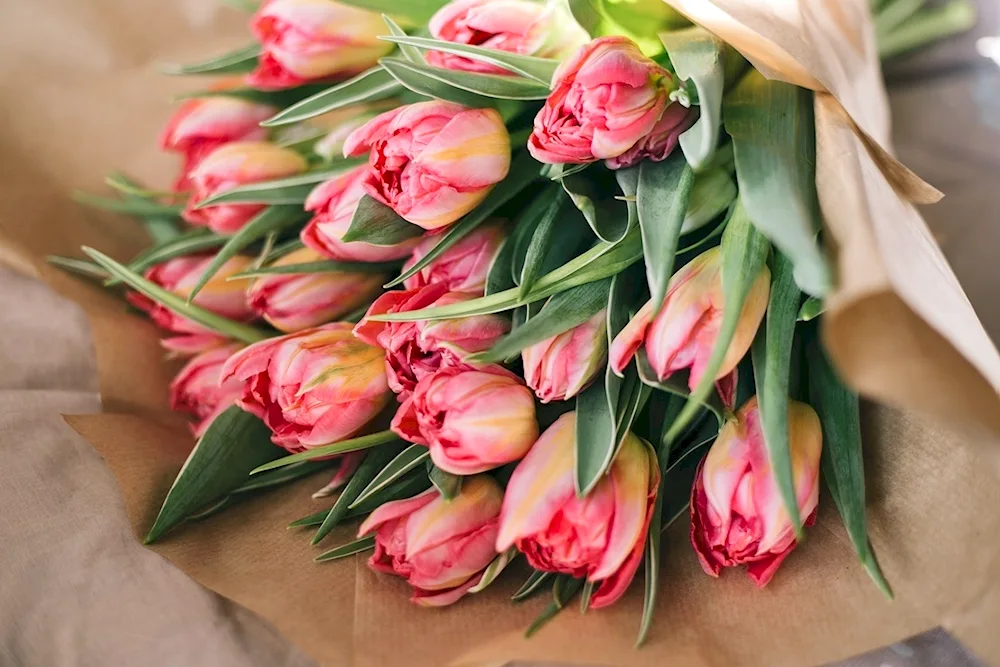 Pion-shaped tulip bouquet