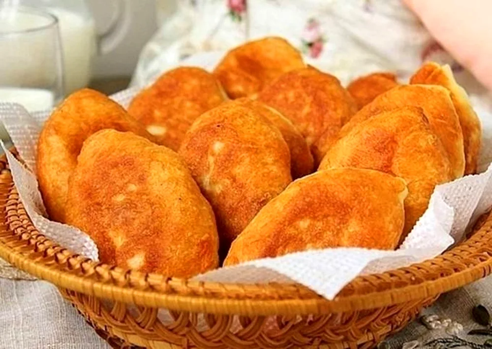 Samsa pirozhki chebureki belyashi