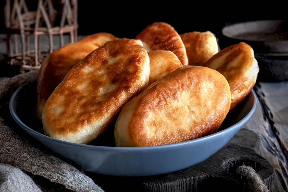 Fried pirozhki