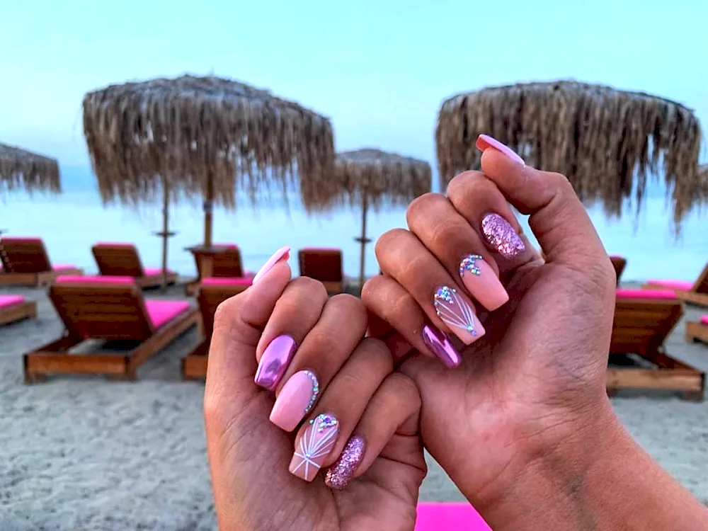 Beach manicure