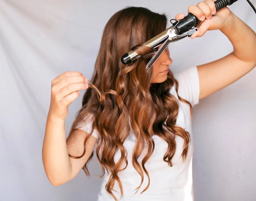 Curls with a straightening iron