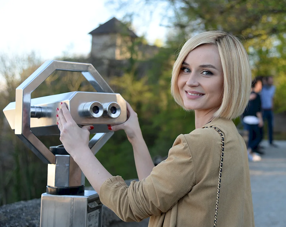 Polina Gagarina haircut 2022