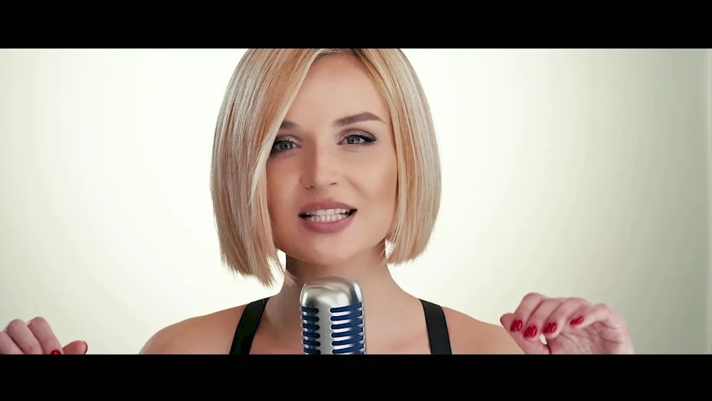 Polina Gagarina haircut 2022