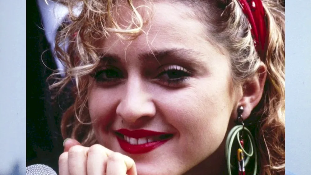 Make-up of the 80s