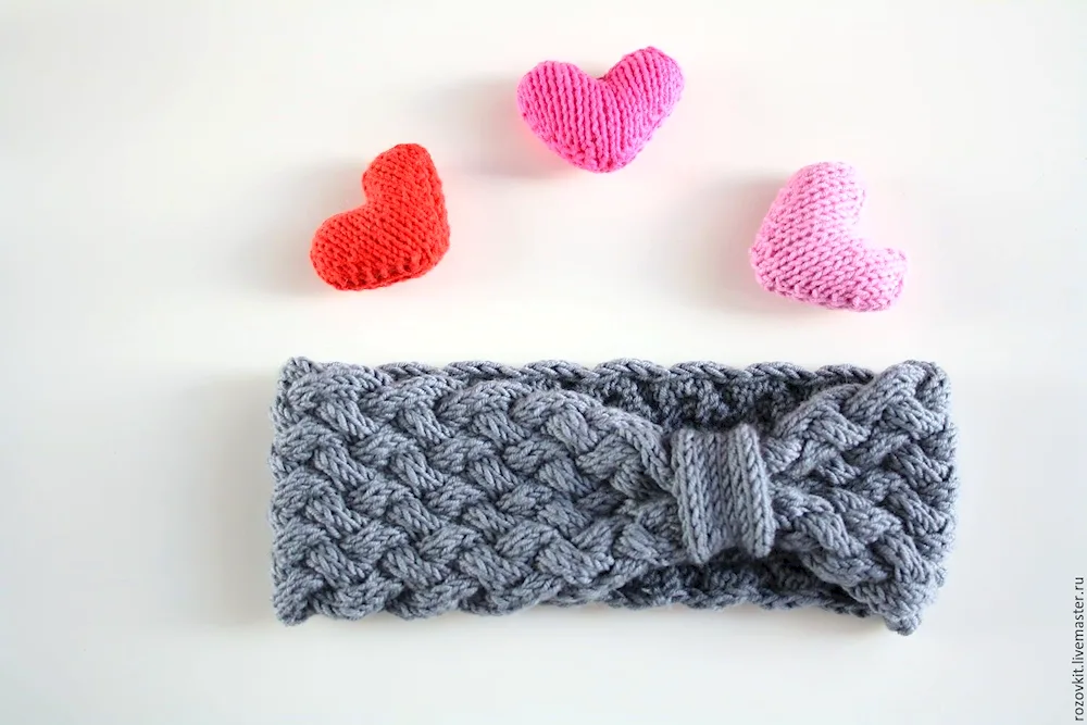 Headband knitted