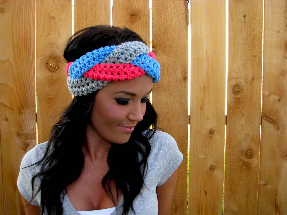 Knitted headband for girl