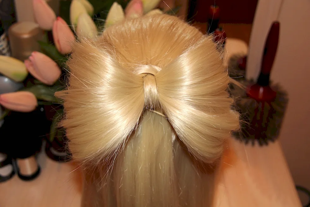Bow hairstyles for long hair