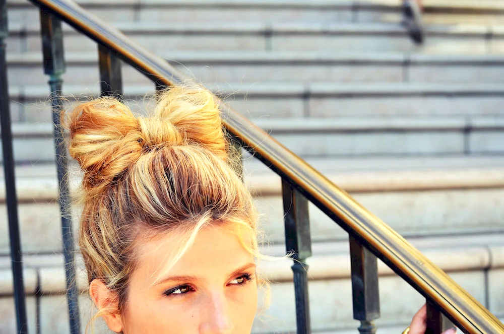 Bow braid with ribbon