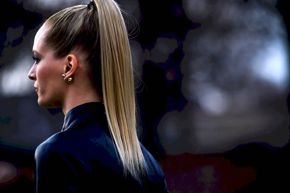 Olivia Calpo high ponytail hairstyle