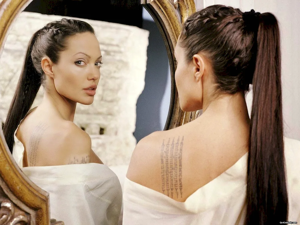 Angelina Jolie's Lara Croft Hairstyle