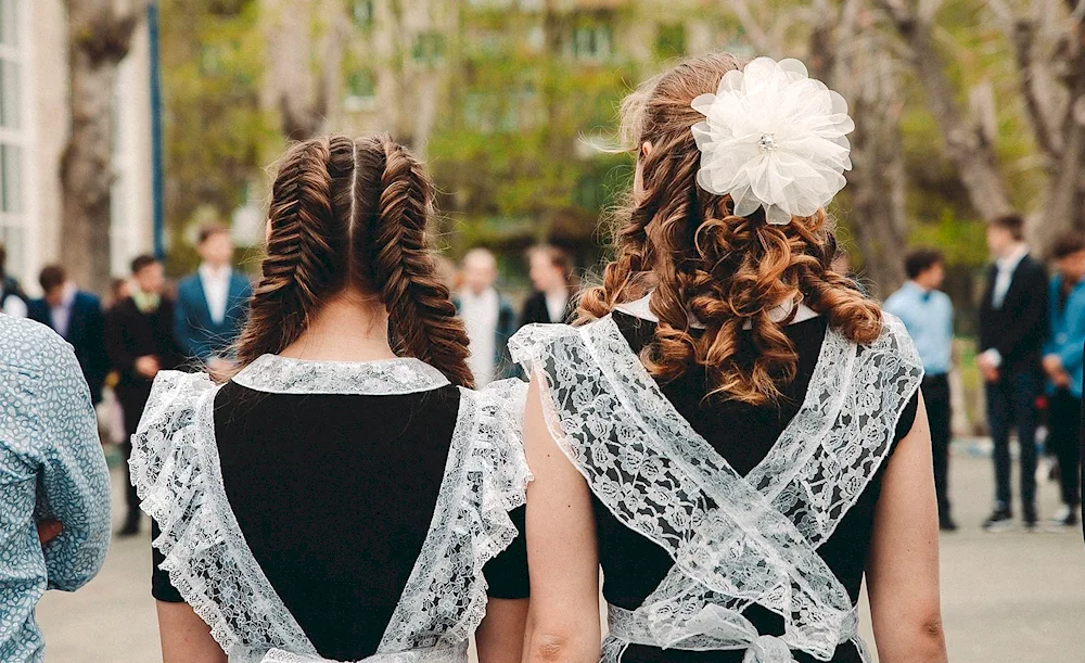 Last Bell hairstyles