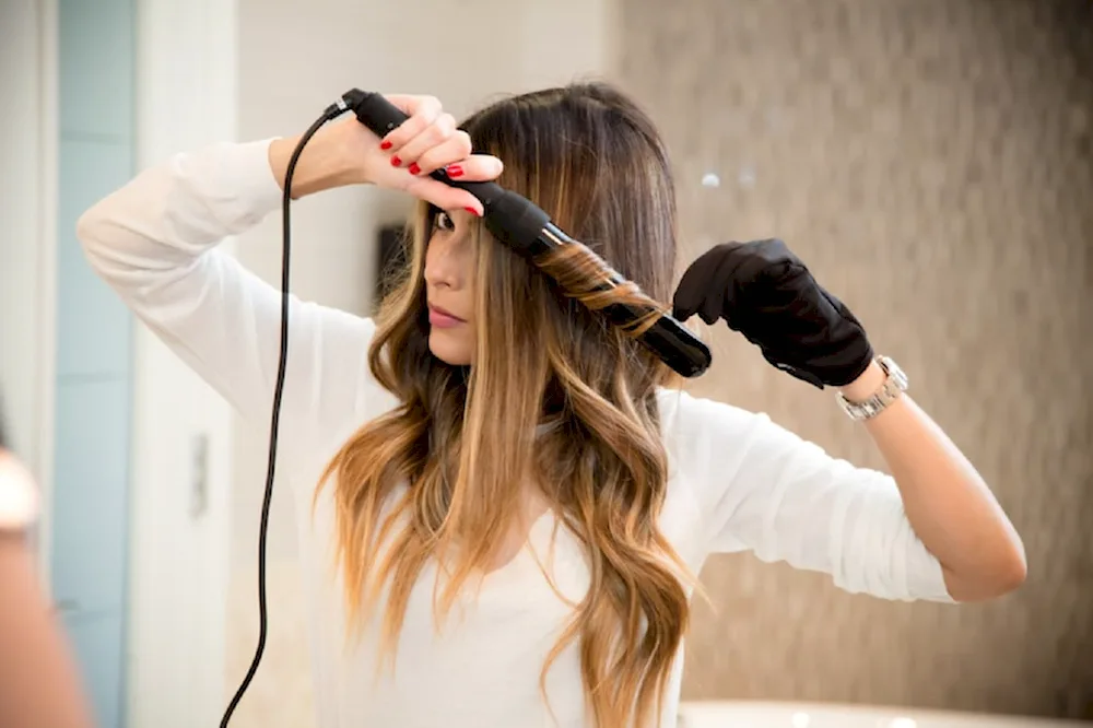 Middle hair flat iron