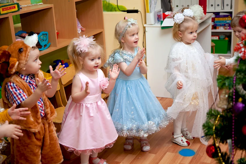 Girl matinee hairstyle for kindergarten