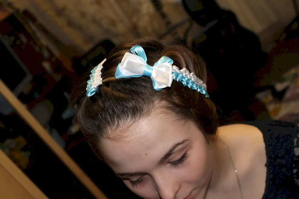 Hair for graduation with ribbons