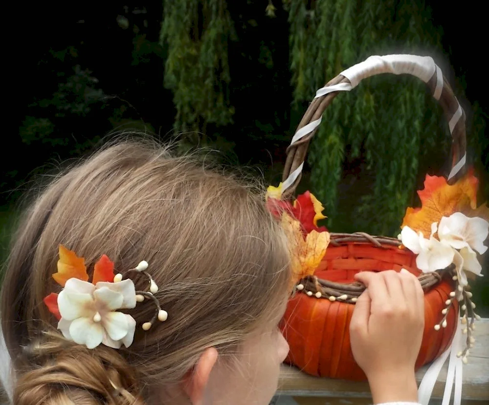 Autumn hairstyle for a girl