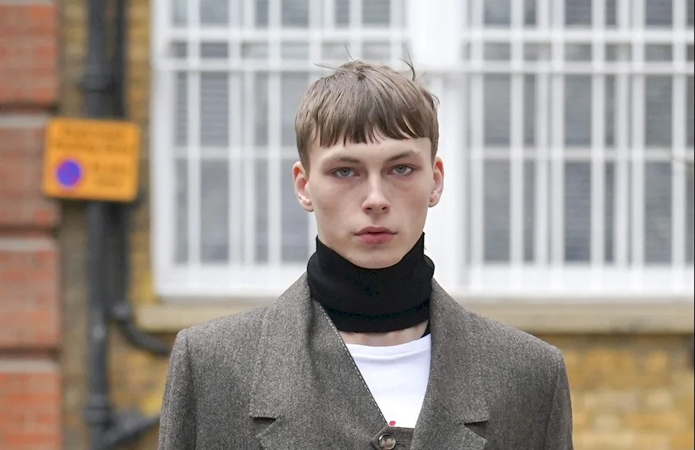 Potty cut men's haircut