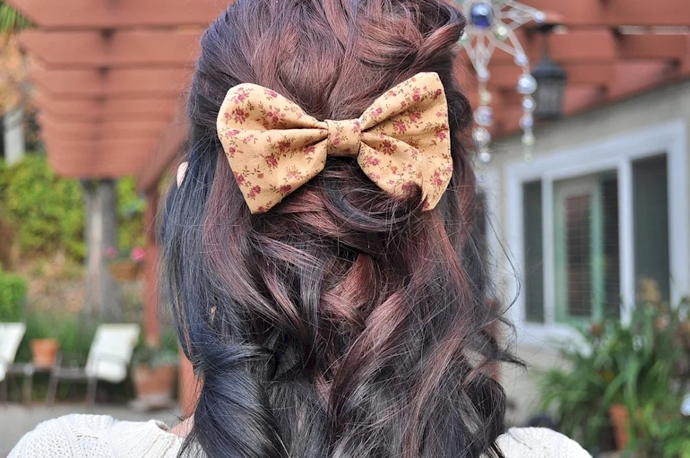 Bow hairstyle