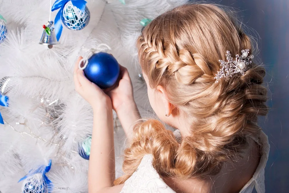 Snowflake hairstyle for a girl