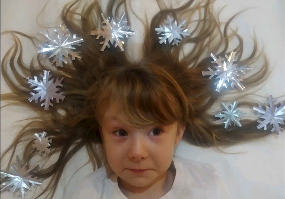 Snowflake hairstyle for a girl