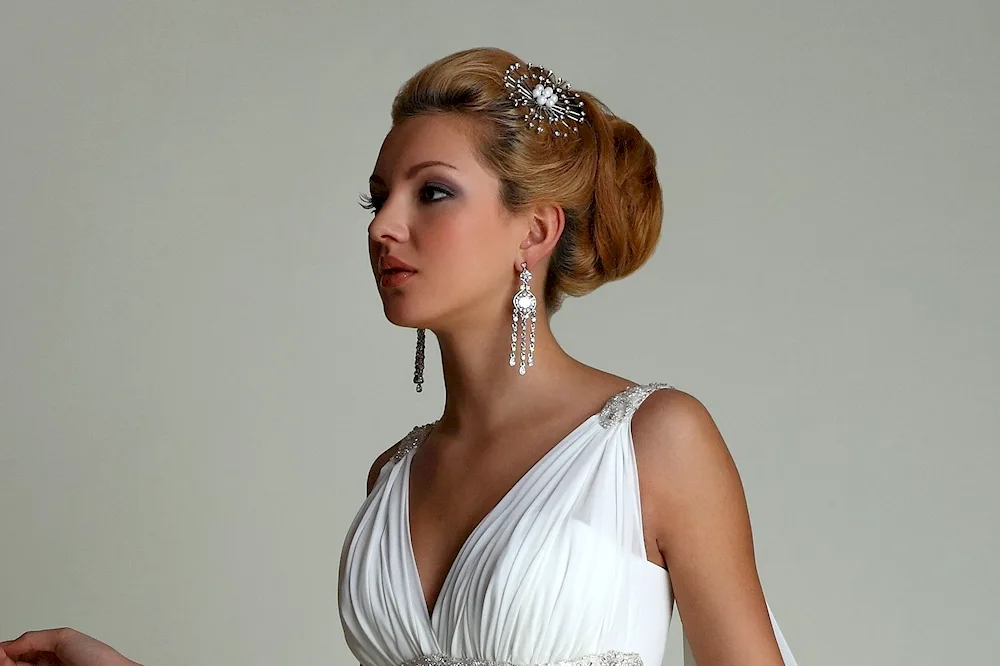 Greek style hairstyle for short hair